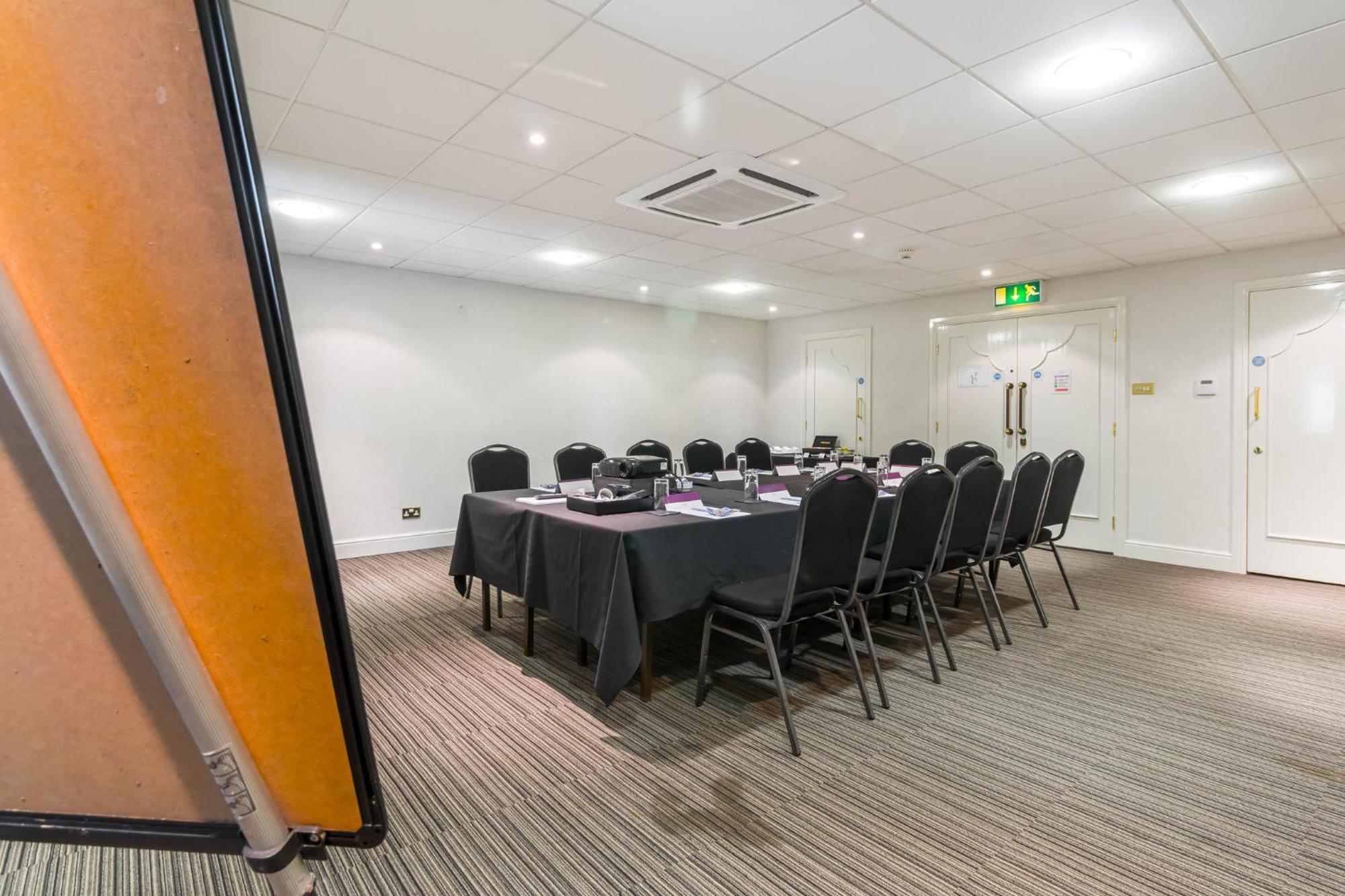 Garner Hotel Preston Samlesbury By Ihg מראה חיצוני תמונה